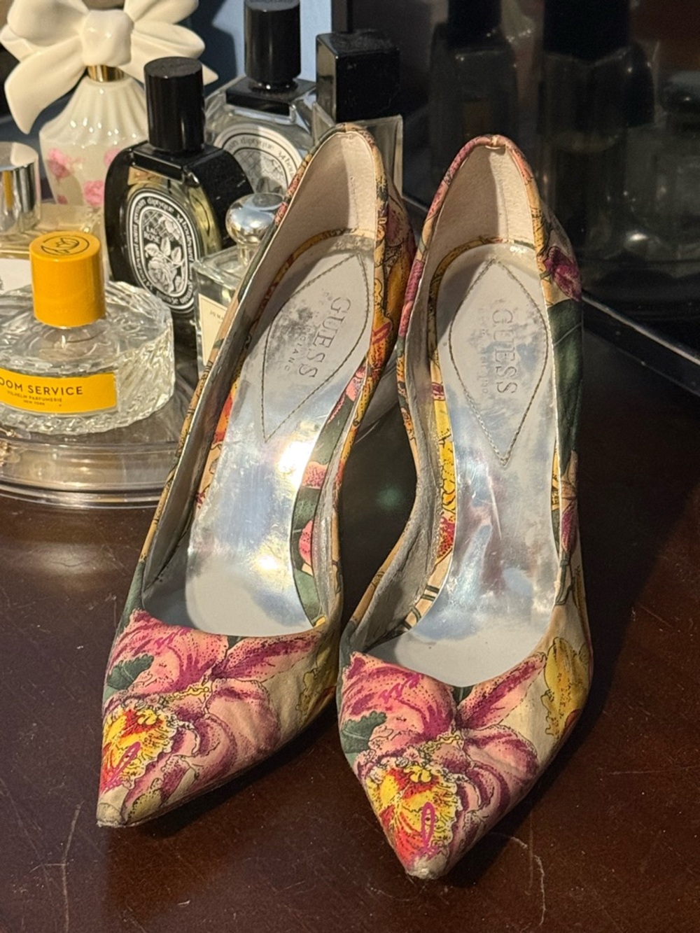 💕 GUESS Floral Pointed-Toe Pumps in Pink & Yellow 💕 3 for $30 SALE!